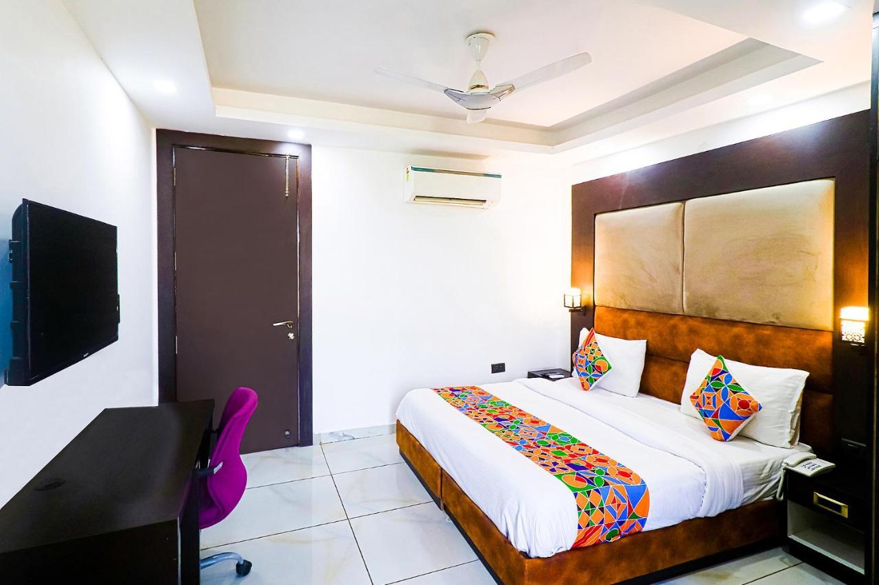 Fabhotel Kiara The Private Suites Gurgaon Exterior foto
