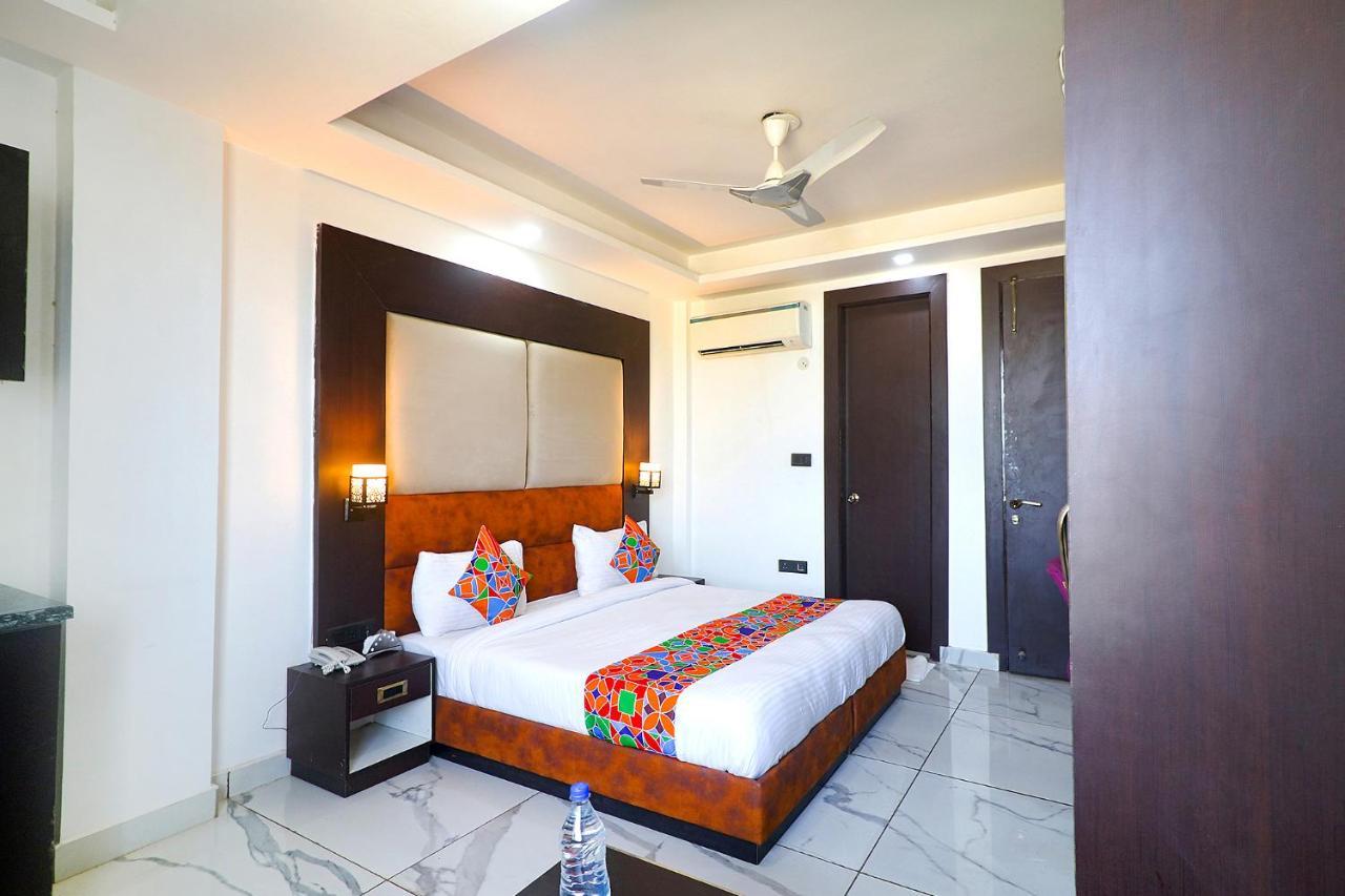 Fabhotel Kiara The Private Suites Gurgaon Exterior foto